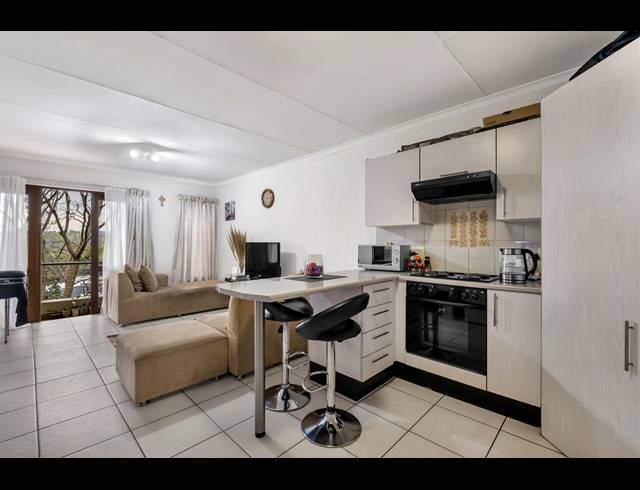 1 BEDROOM APARTMENT FOR SALE IN FERNDALE
